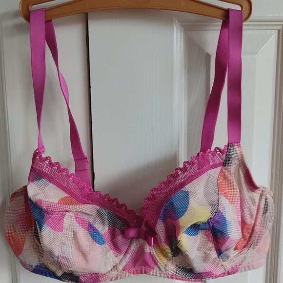 Pink Bra - 36C - French Boutique - Picture 3 of 6